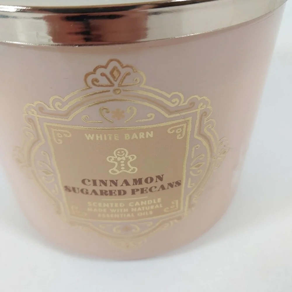 Bath & Body Works, White Barn, 3-Wick,‎ 14.5 oz Candle ~Cinnamon Sugared Pecans